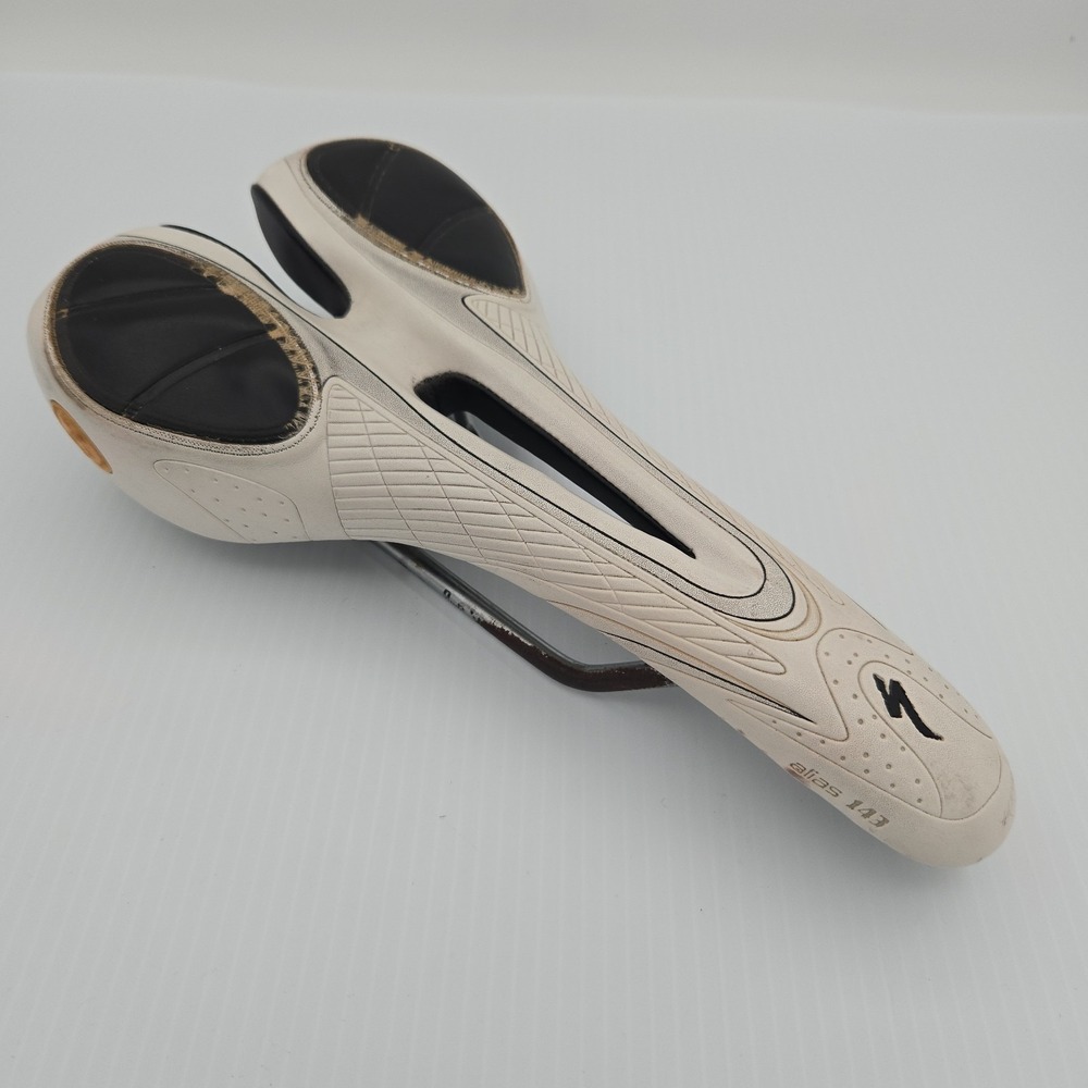Alias 143 Body Geometry Bicycle Seat Saddle Carbon Shell Hollow Cr-Mo White